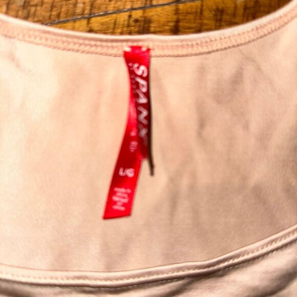 Spanx Assets nude shapewear l scoop neck satiny tank top - Picture 2 of 3